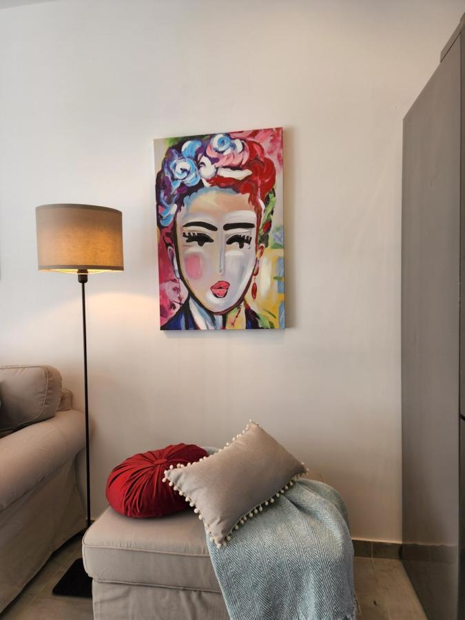 Frida'S Cozy Two Bedroom Apt Ларнака Экстерьер фото